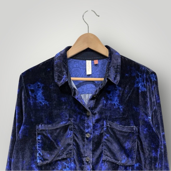 Anthropologie Pilcro Size 8 Mara Relaxed Velvet Buttondown Blue Motif Velvet - Picture 3 of 13